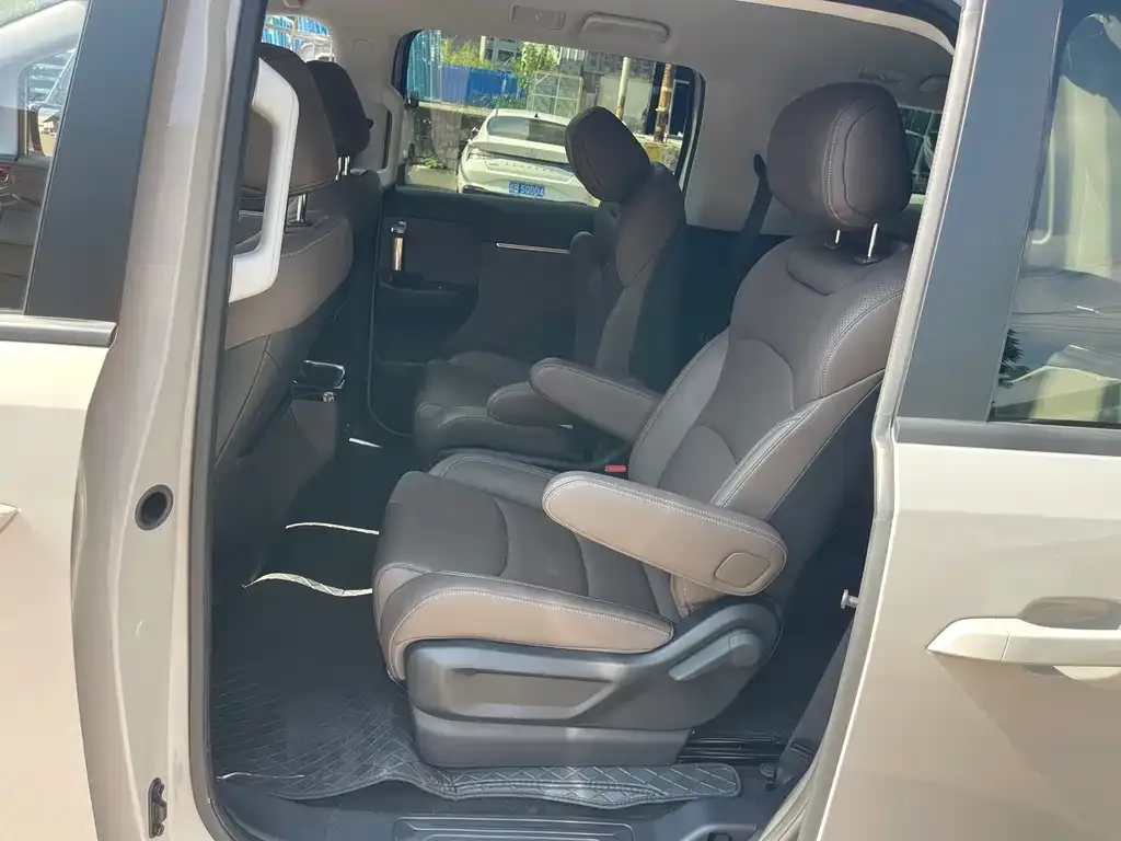 Wuling Xingguang 730 New Energy — фото 4