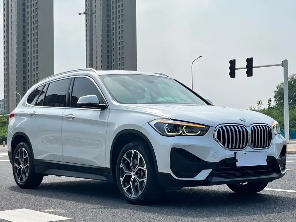 BMW X1 — фото 5