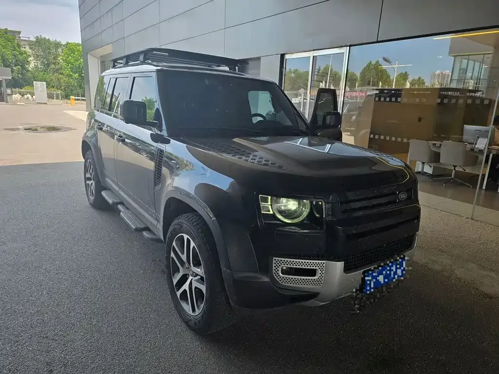 Land Rover Defender — фото 1
