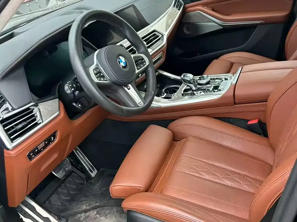 BMW X7 — фото 2