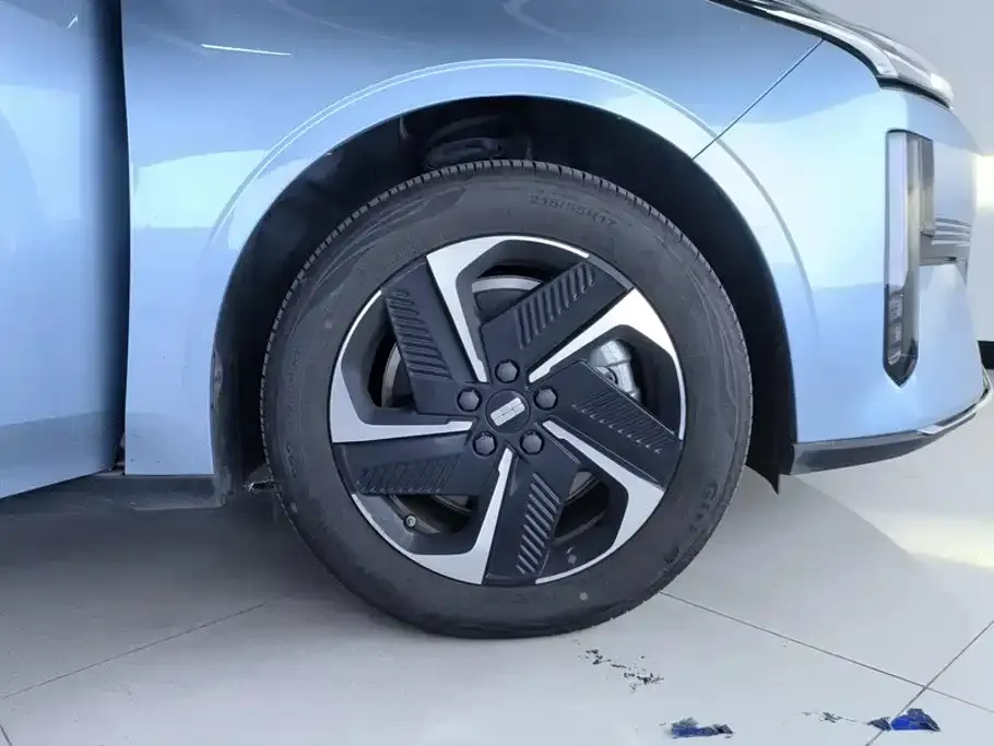 Geely Galaxy L6 — фото 10