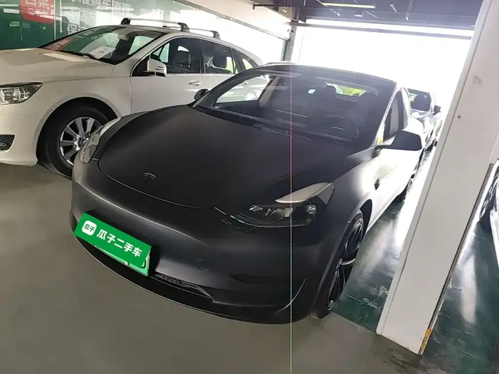 Tesla Model 3 — фото 1