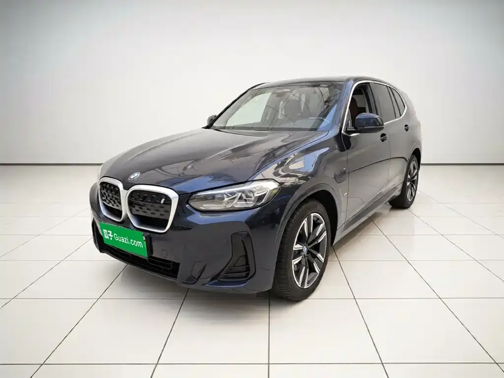 BMW iX3 — фото 1