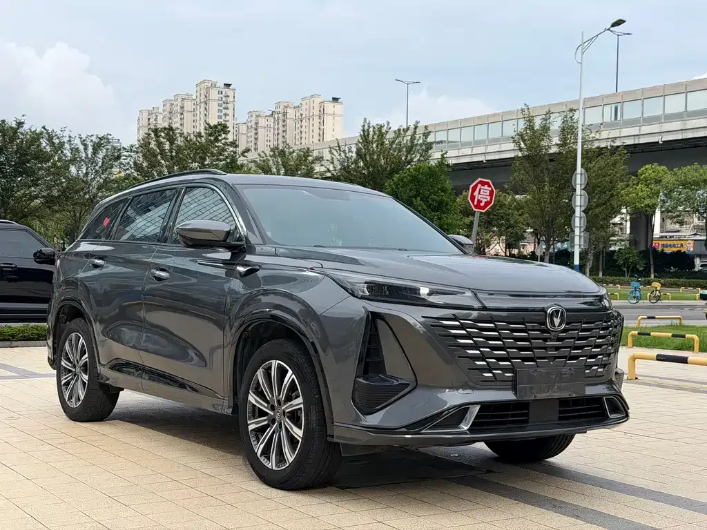 Changan CS75 PLUS — фото 1
