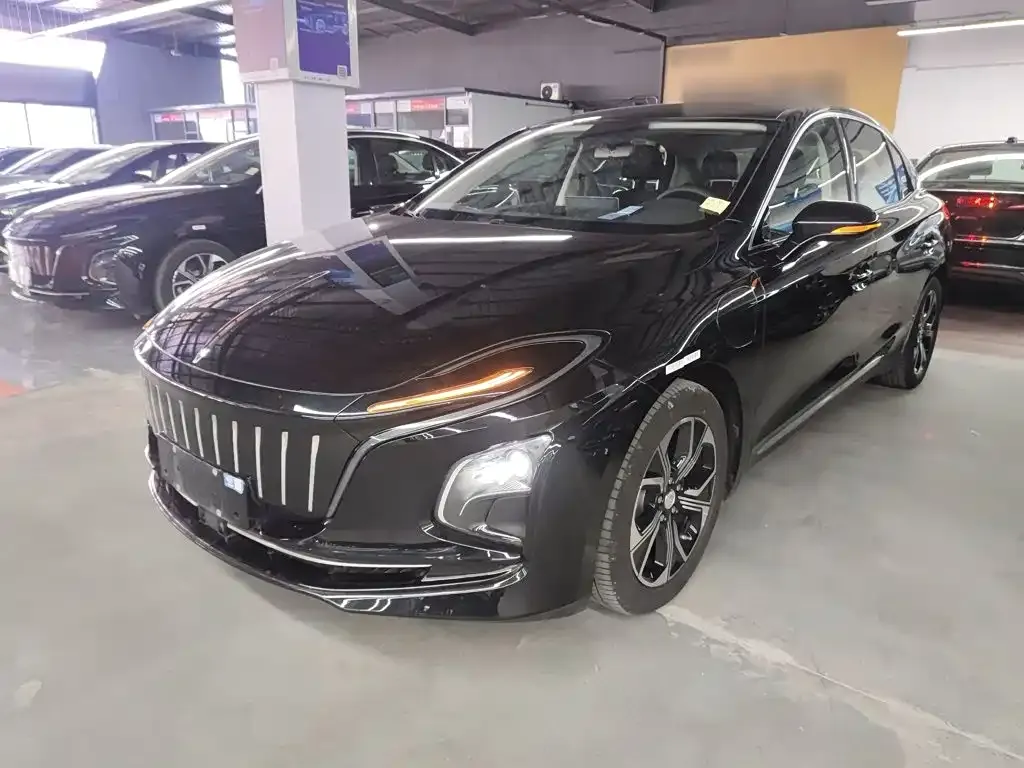 Hongqi E-QM5 — фото 1