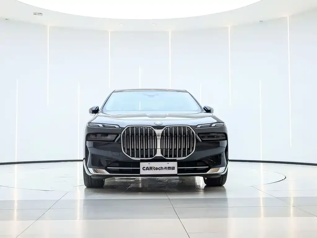 BMW 7 Series — фото 4