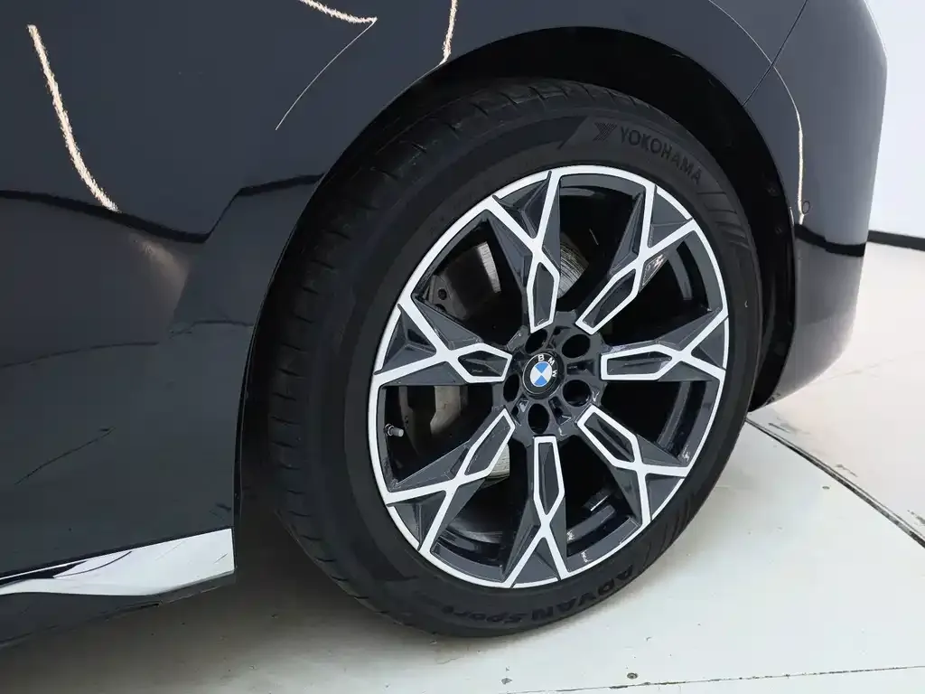 BMW 7 Series — фото 10