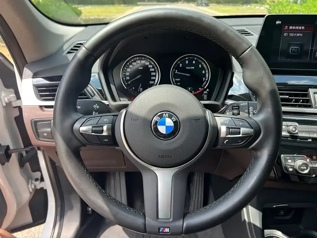 BMW X1 — фото 10
