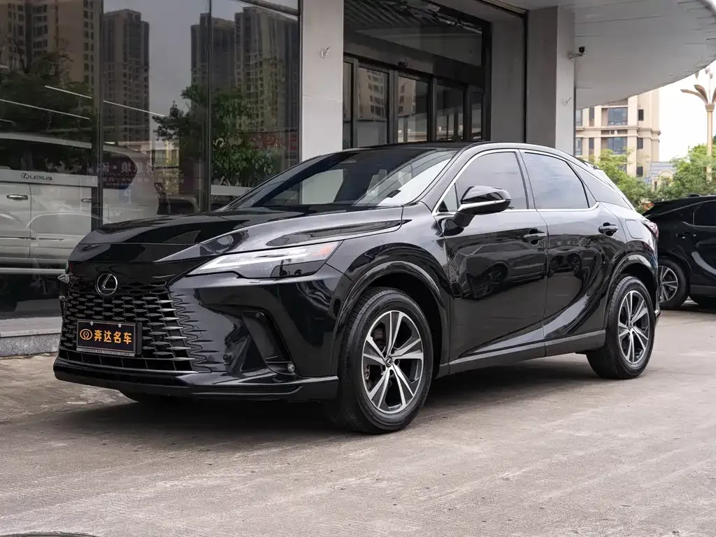 Lexus RX — фото 1