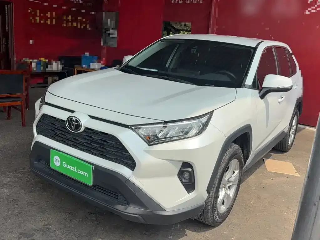 Toyota RAV4 — фото 3