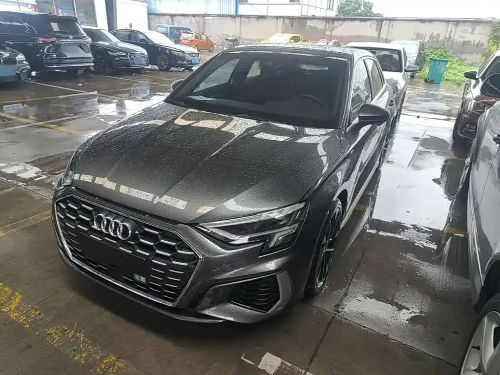 Audi A3 — фото 1