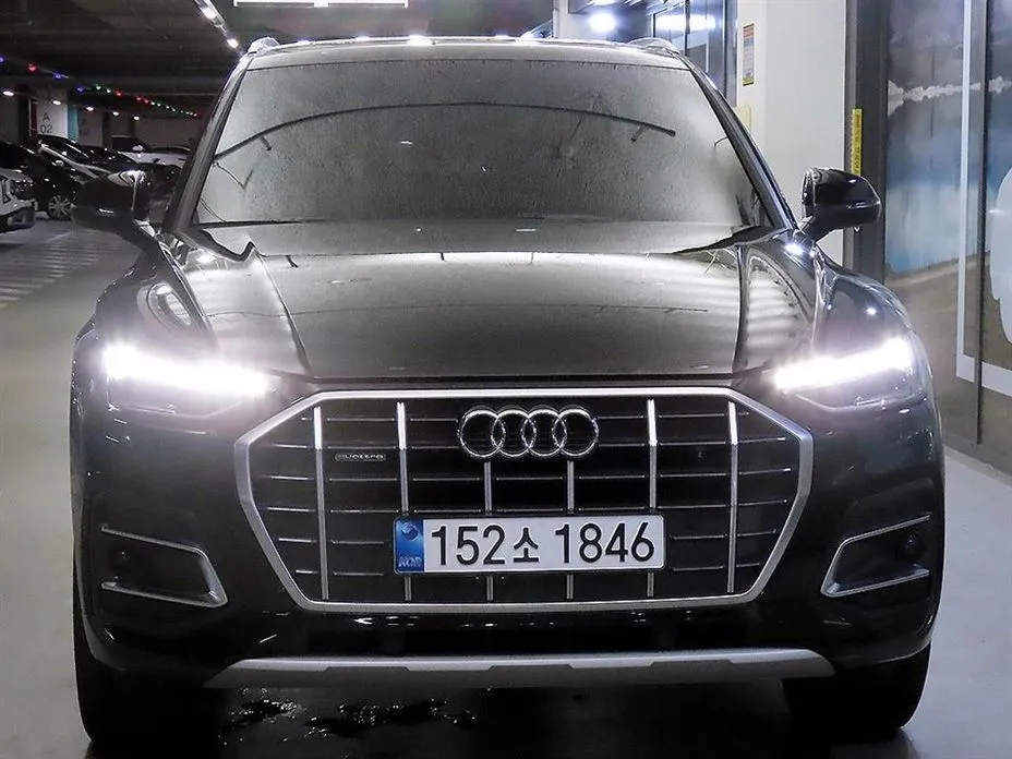 Audi Q5 — фото 1