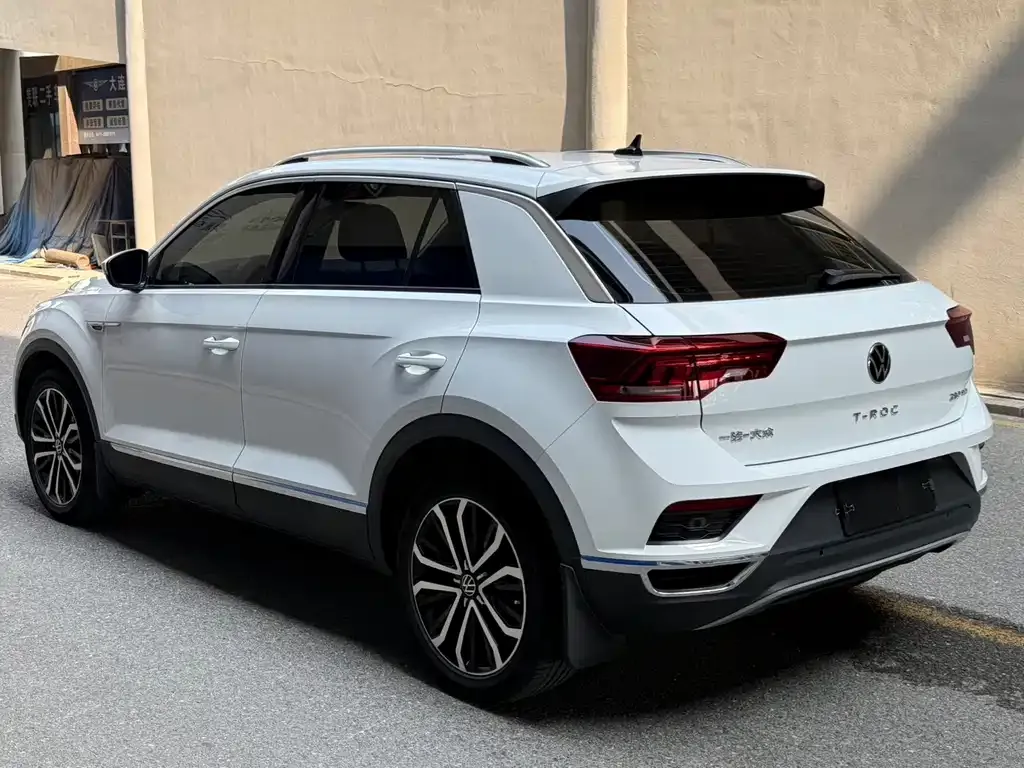 Volkswagen T-Roc — фото 4