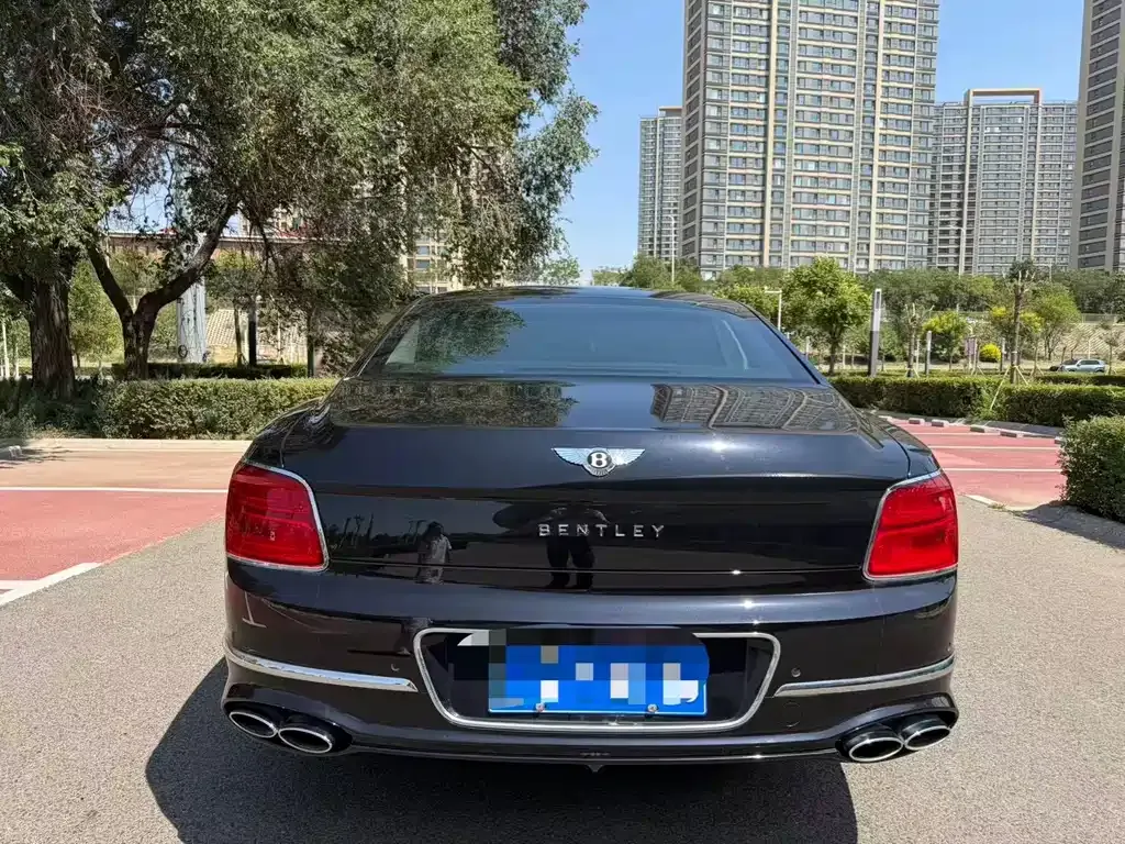 Bentley Flying Spur — фото 8