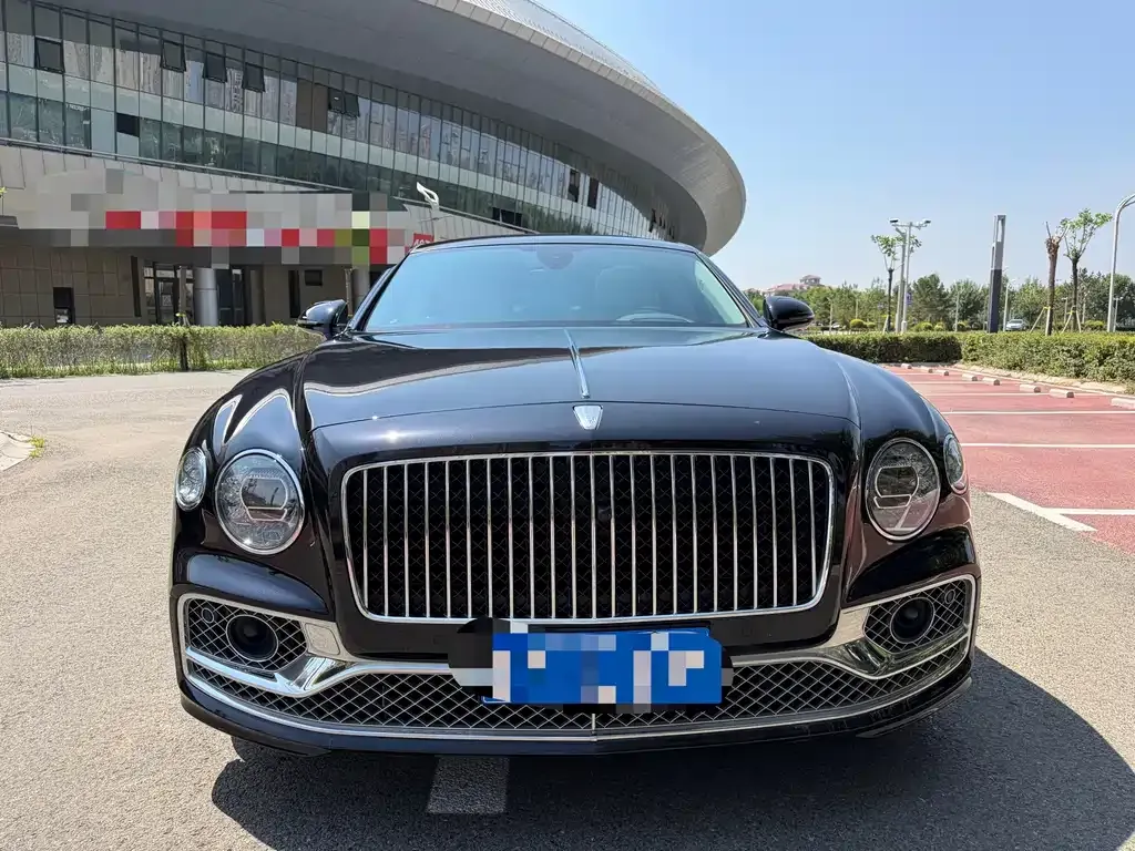 Bentley Flying Spur — фото 6