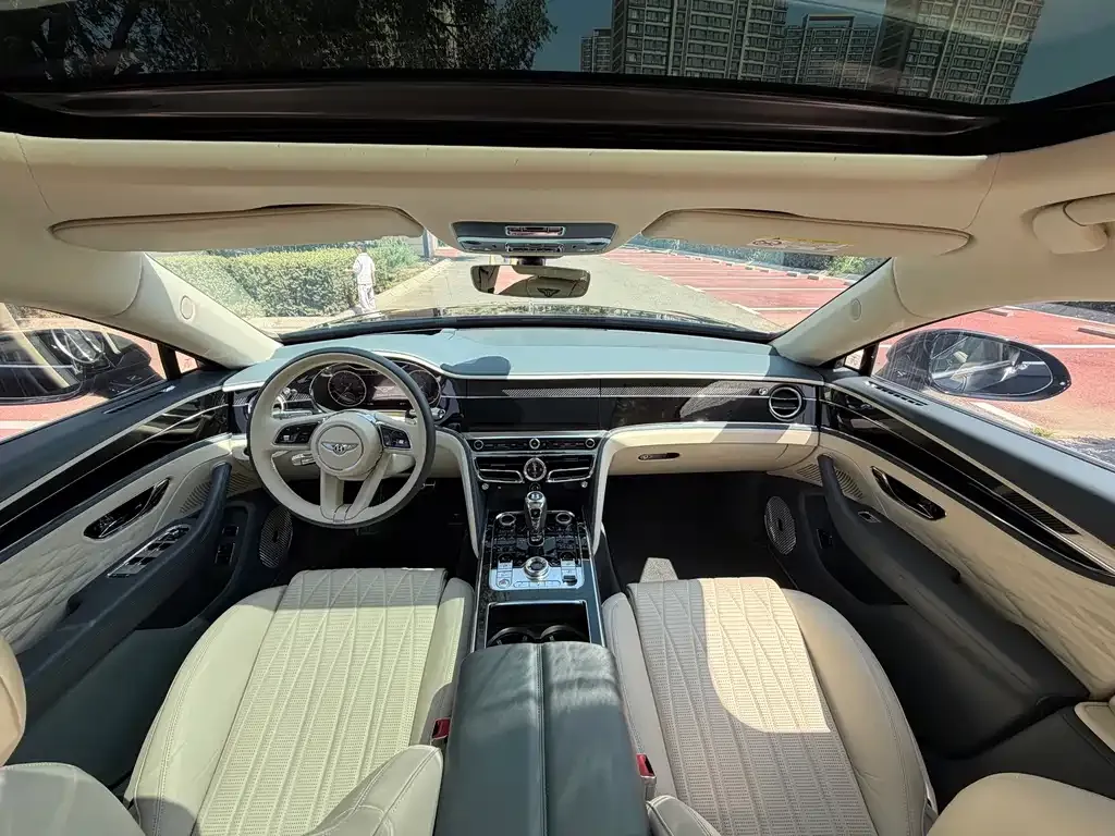 Bentley Flying Spur — фото 7