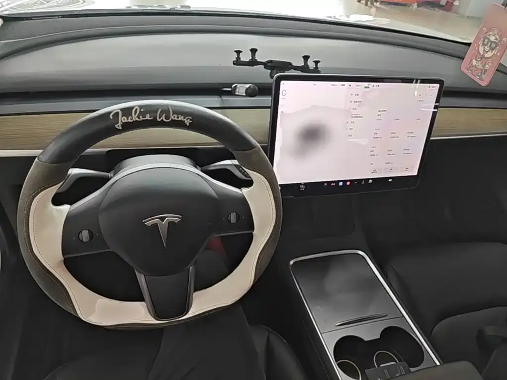 Tesla Model 3 — фото 3