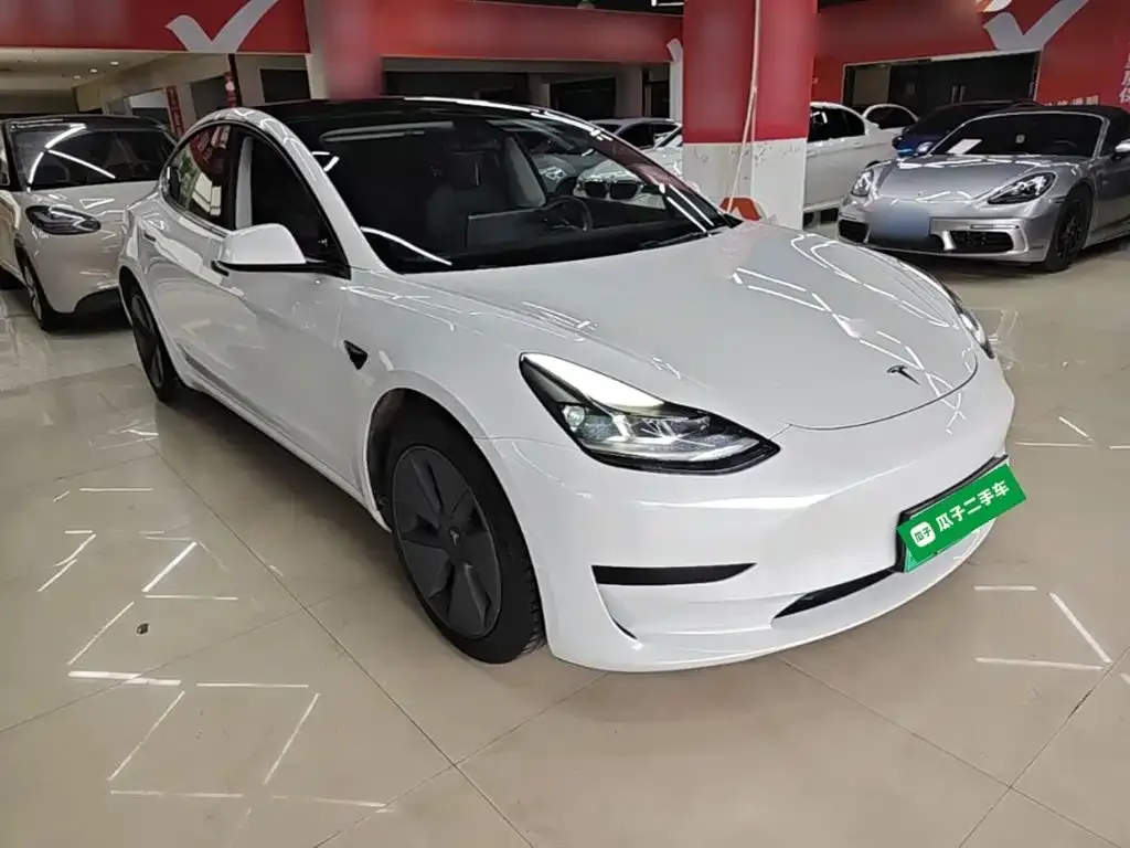 Tesla Model 3 — фото 7