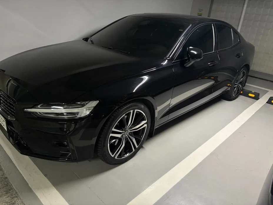 Volvo S60 — фото 1
