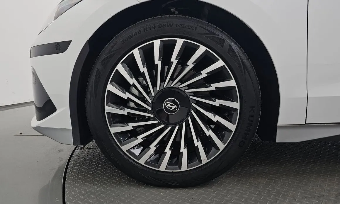 Hyundai Ioniq6 — фото 10