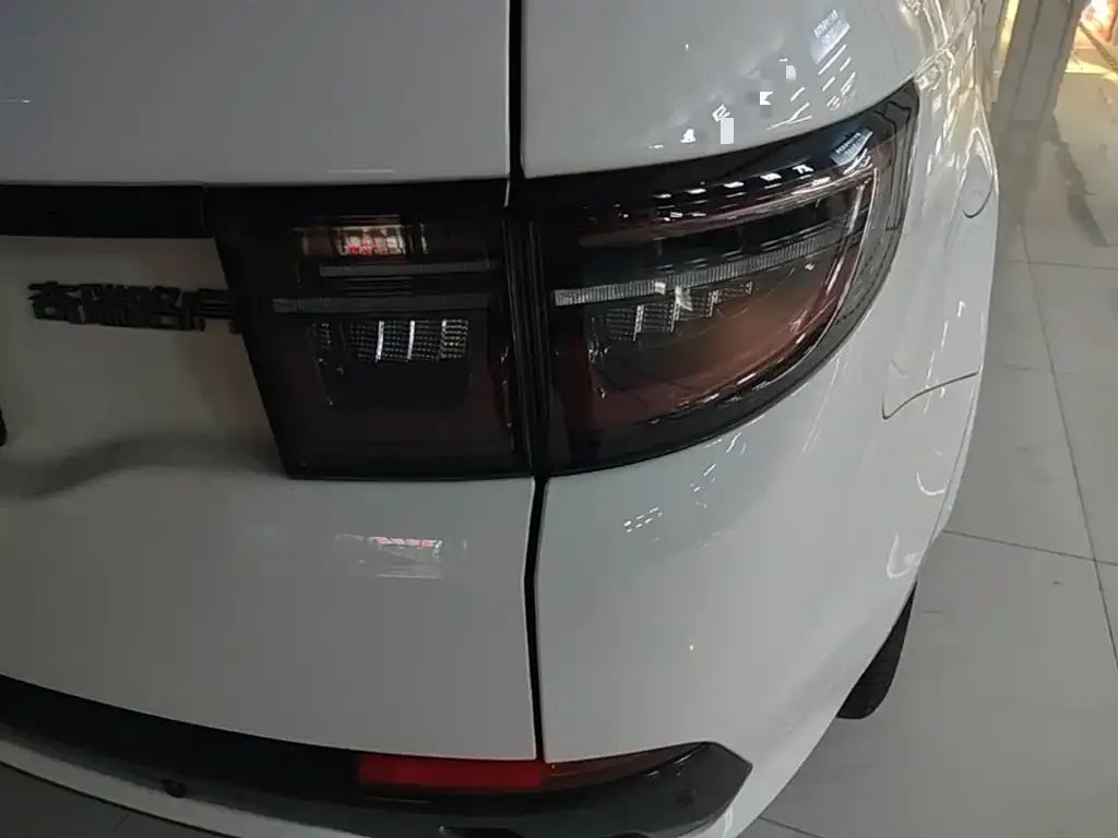 Land Rover Discovery Sport Hybrid — фото 2