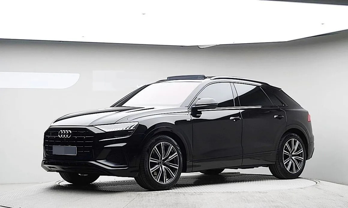 Audi Q8 — фото 1