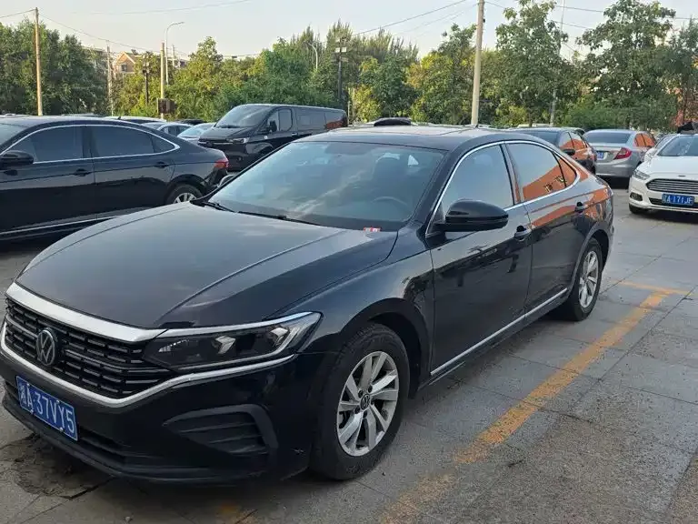Volkswagen Passat — фото 1