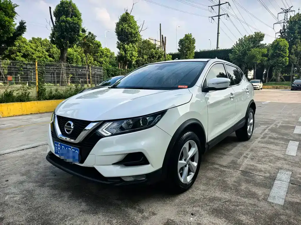 Nissan Qashqai — фото 1