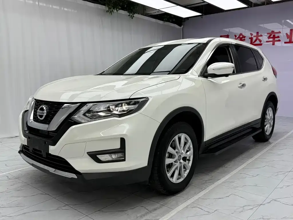 Nissan X-Trail — фото 1