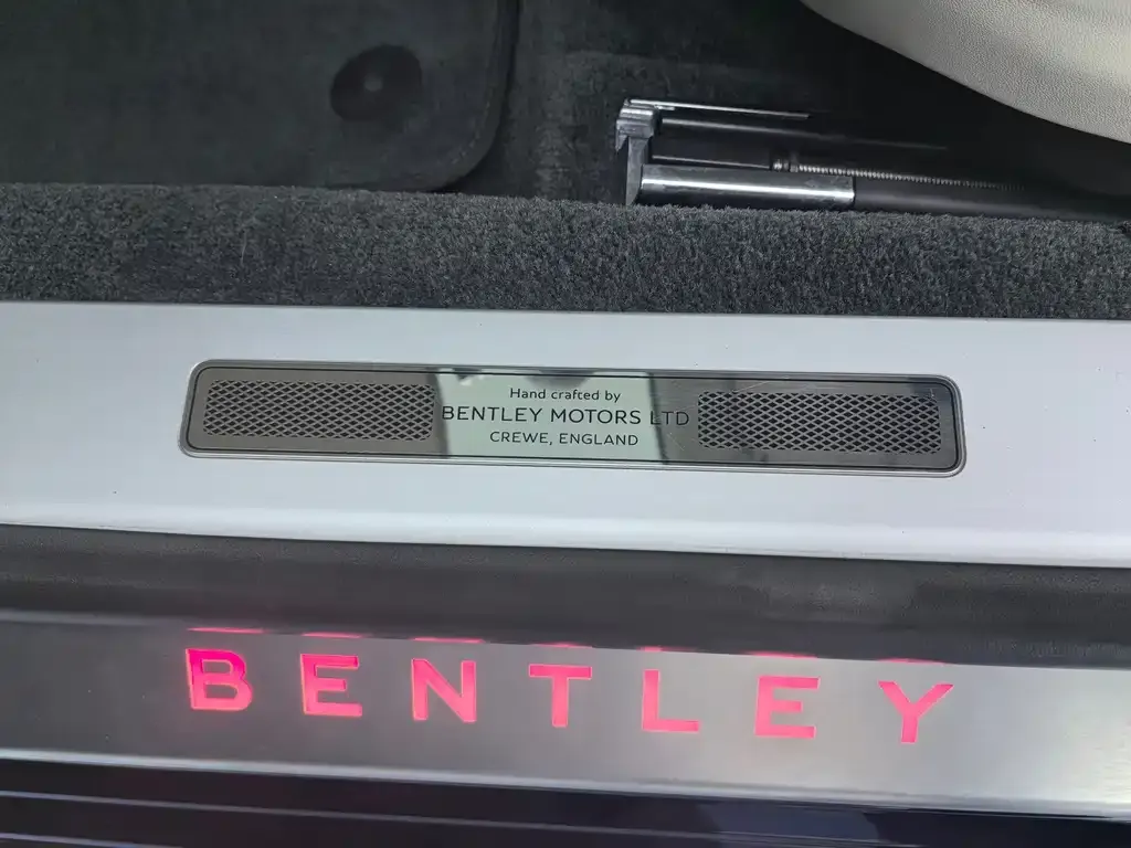 Bentley Flying Spur — фото 5