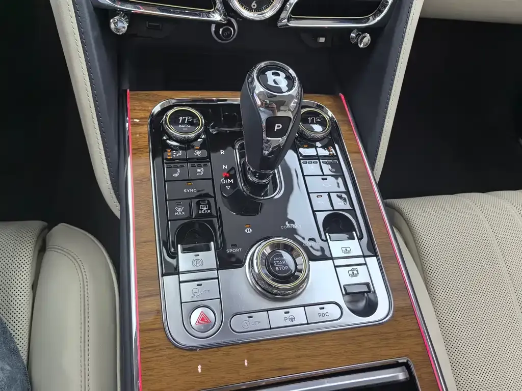 Bentley Flying Spur — фото 3
