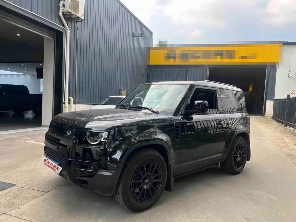 Land Rover Defender — фото 1
