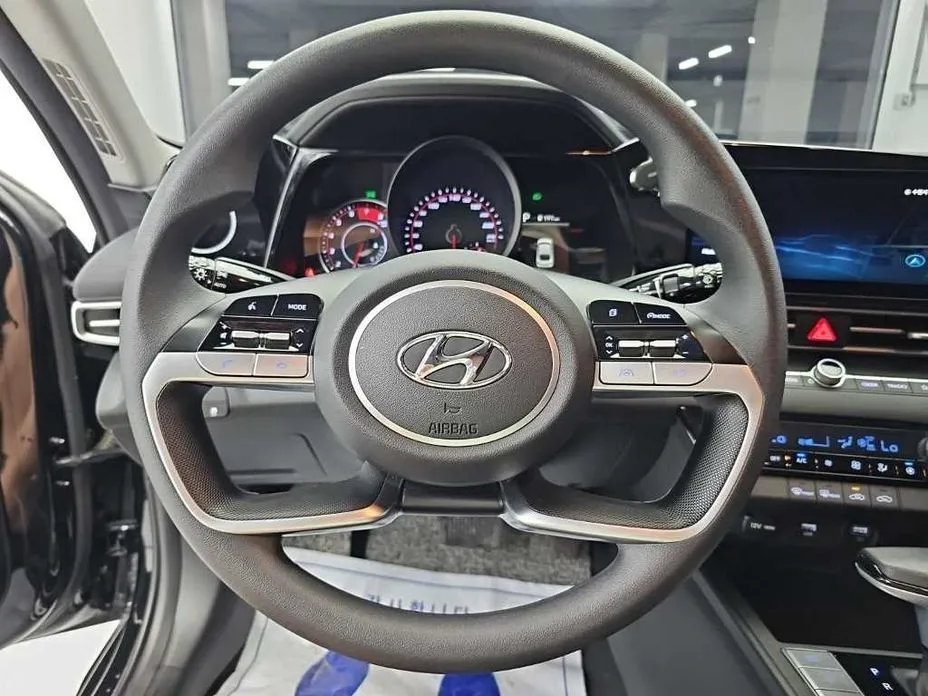 Hyundai AVANTE — фото 3