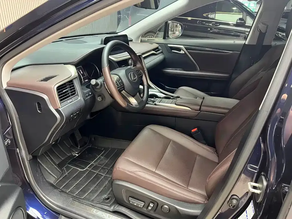 Lexus RX — фото 10