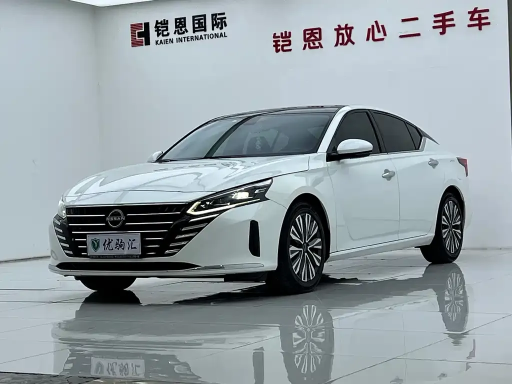 Nissan Teana — фото 1