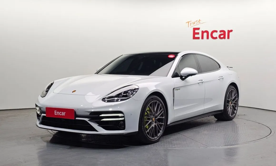 Porsche Panamera — фото 1