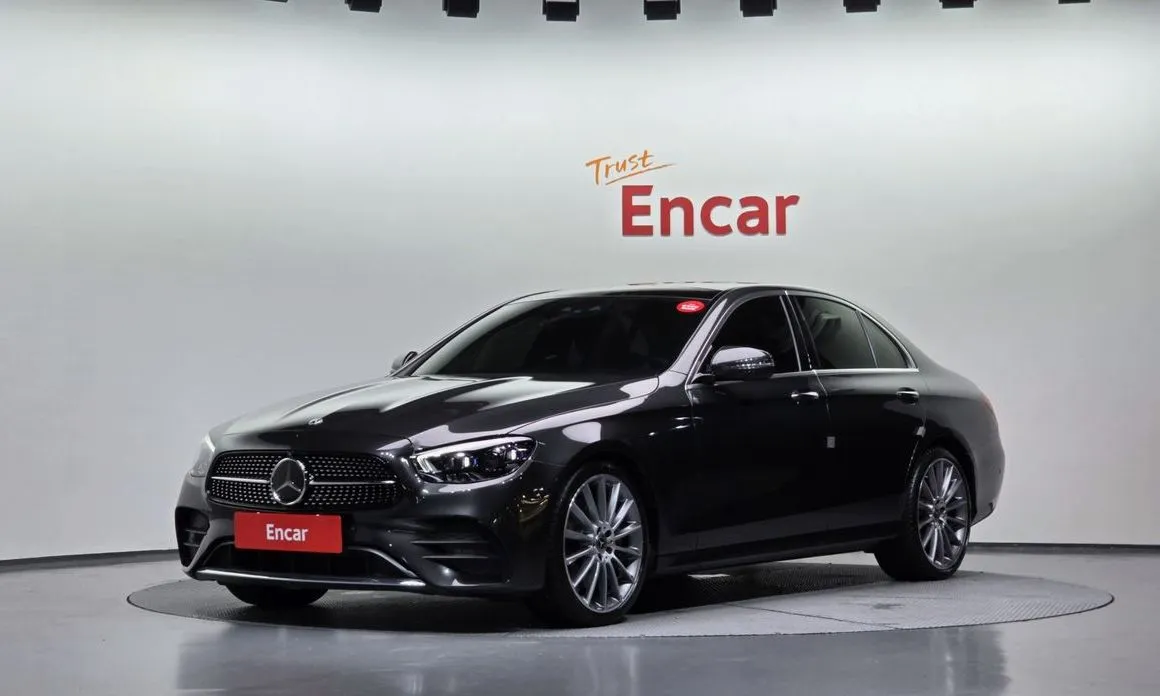 Mercedes-Benz E-Class — фото 1