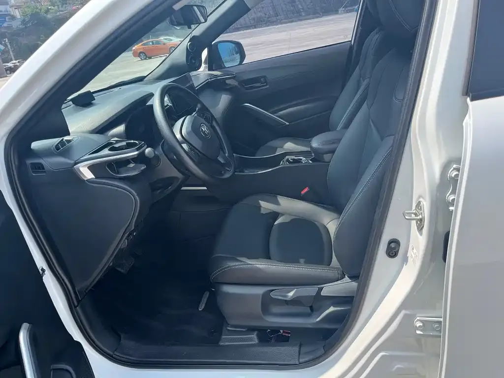 Toyota Corolla Cross — фото 4