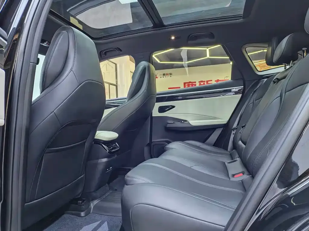 Geely Galaxy L7 — фото 10