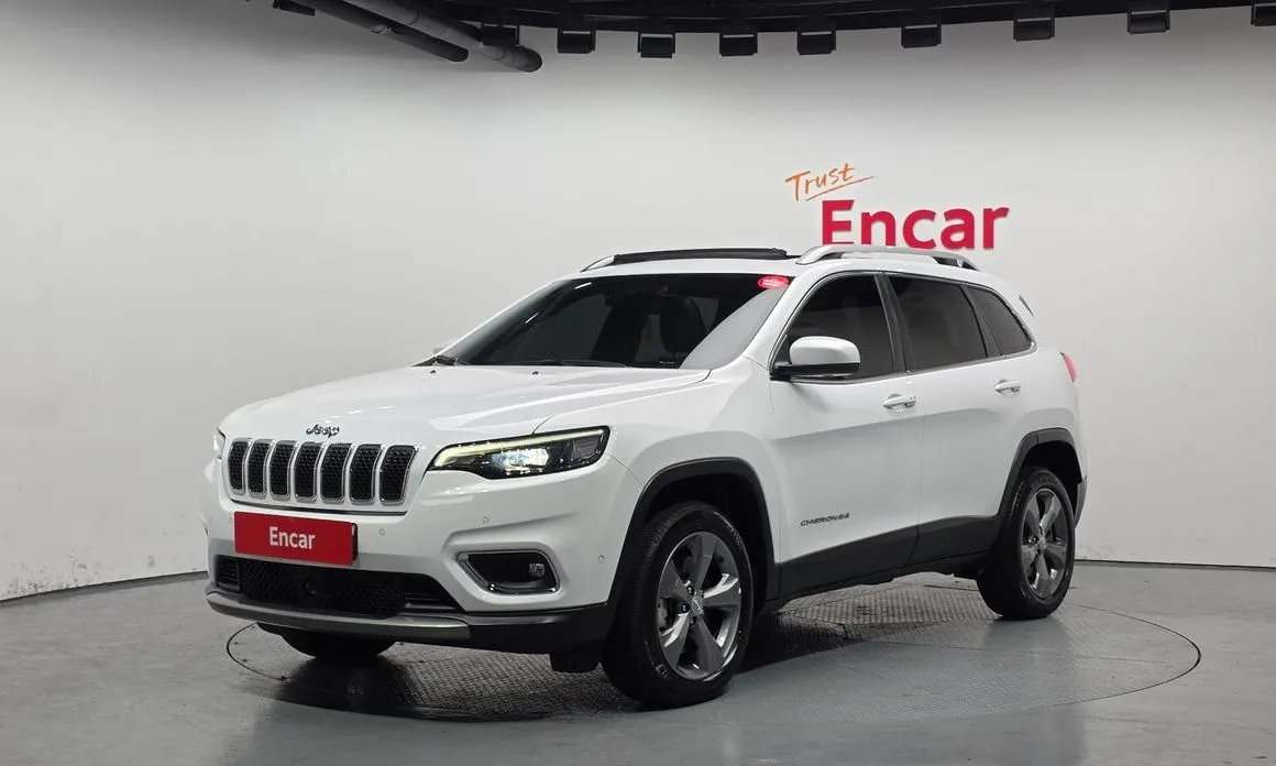 Jeep Cherokee — фото 1