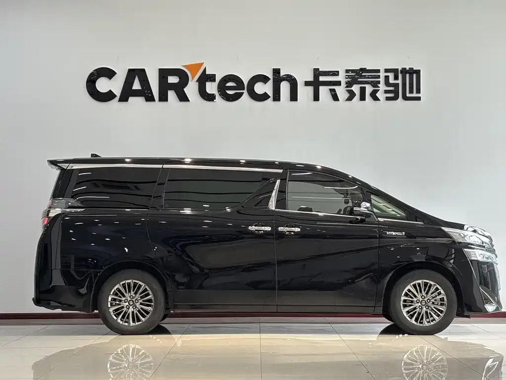 Toyota Vellfire — фото 3