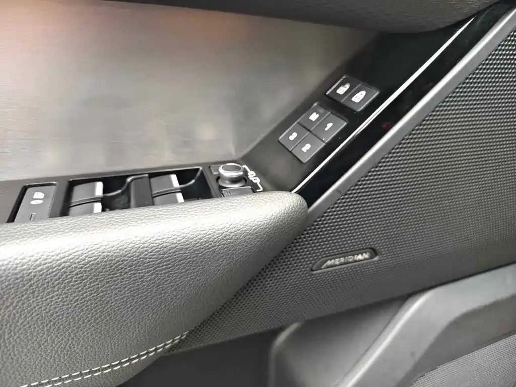 Land Rover Velar — фото 4