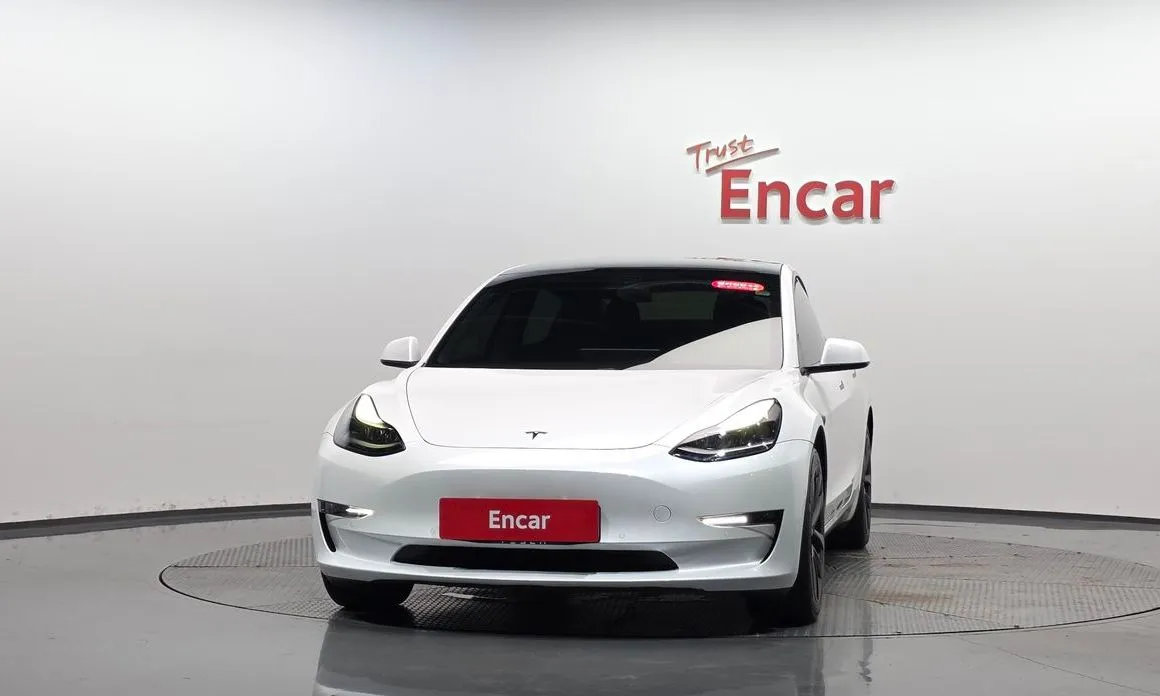 Tesla Model 3 — фото 2