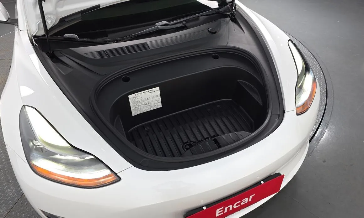 Tesla Model 3 — фото 9