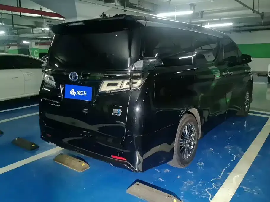 Toyota Vellfire — фото 4
