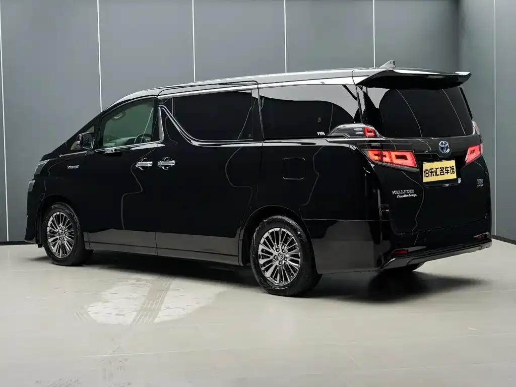 Toyota Vellfire — фото 4