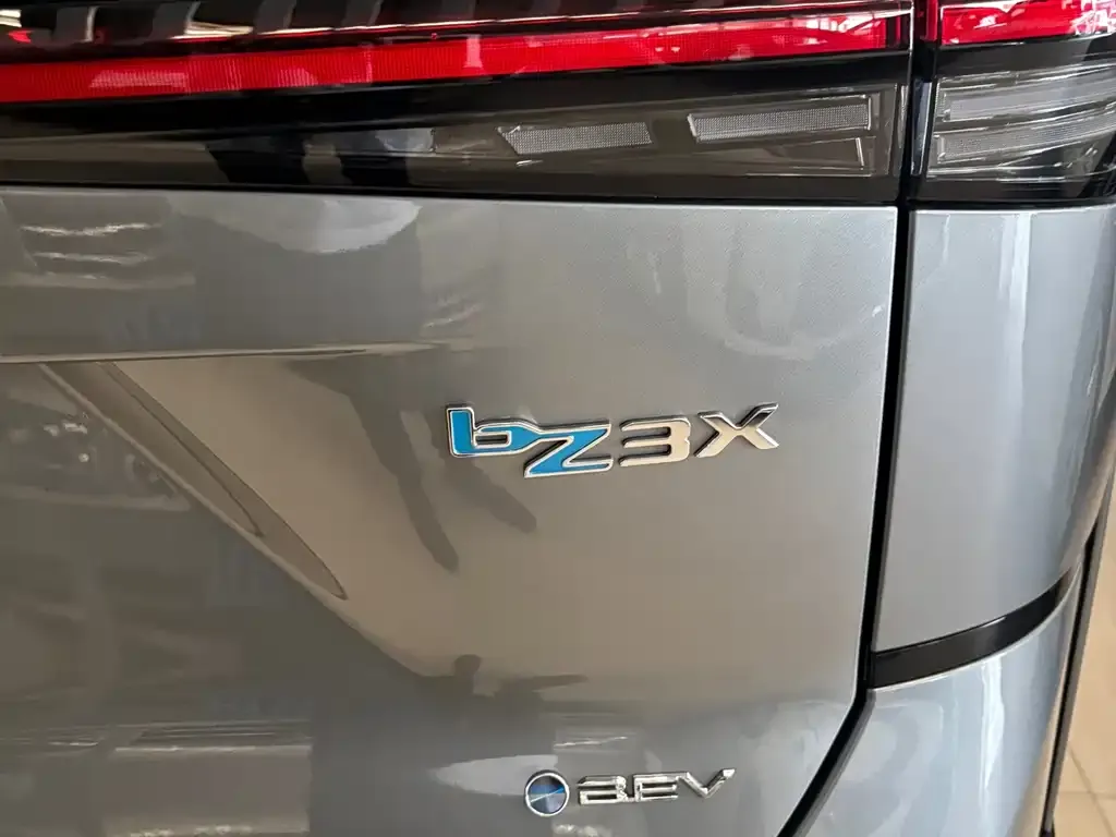 Toyota bZ3X — фото 2