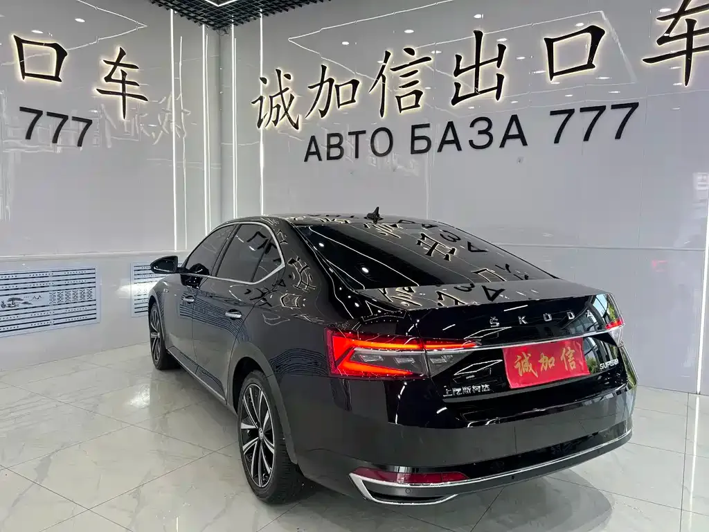 Skoda Superb — фото 6