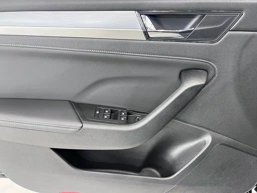 Skoda Superb — фото 10