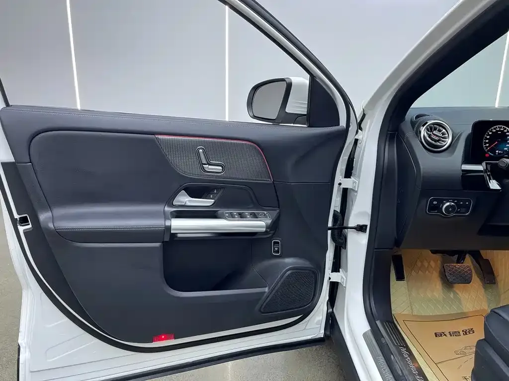 Mercedes-Benz GLA — фото 10